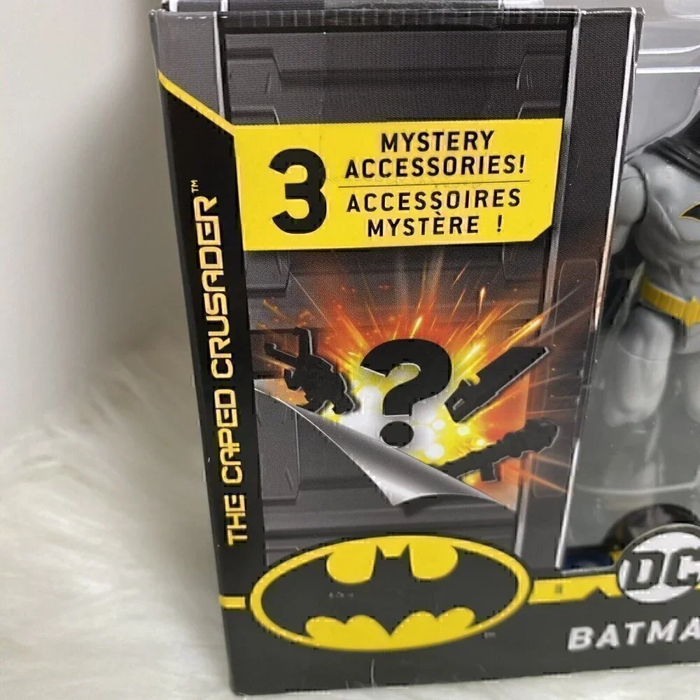 NEW Batman 4” DC The Caped Crusader w/ 3 Mystery Accessories 1st Edition
